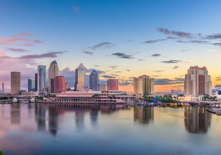 Tampa, Florida skyline near the Revita Luxe Tampa clinic
